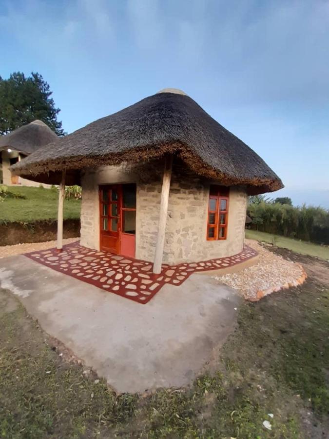 Lake Nyamirima Cottages Fort Portal Exterior foto